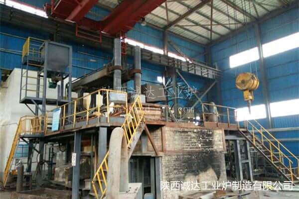 我公司技術人員現(xiàn)場指導安陽礦棉廠設備備件安裝