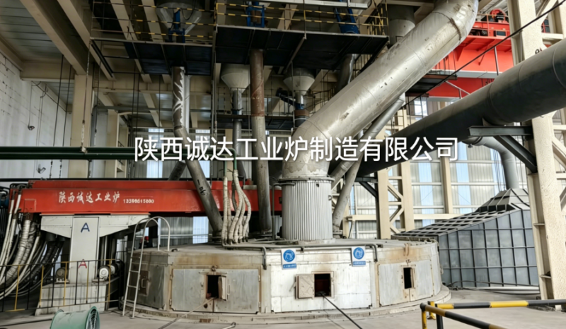 陜西誠(chéng)達(dá)為新疆企業(yè)定制的中低碳錳鐵精煉爐順利開爐出鐵，獲客戶高度認(rèn)可