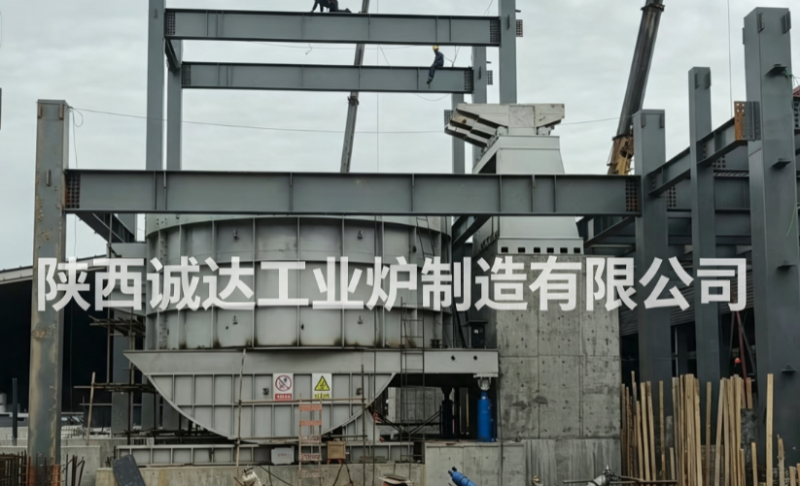 賦能錳鐵冶金高質(zhì)量發(fā)展，陜西誠(chéng)達(dá)大型中低碳錳鐵精煉爐寧夏項(xiàng)目加緊安裝